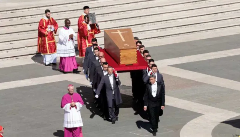 El-papa-Francisco-descansa-ya-en-su-ultima-morada-1-800x457