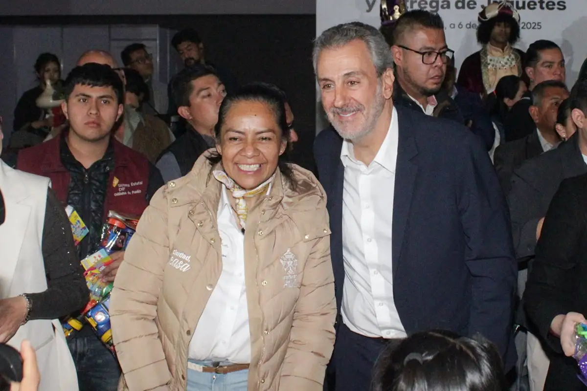 Alejandro-Armenta-y-Pepe-Chedraui-entregan-juguetes-a-ninos-de-diversos-municipios-de-Puebla-3