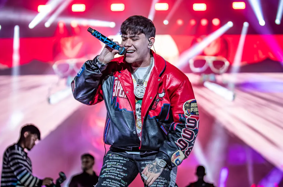 01-Junior-H-press-credit-Santiago-Covarrubias-OCESA-2023-billboard-1548