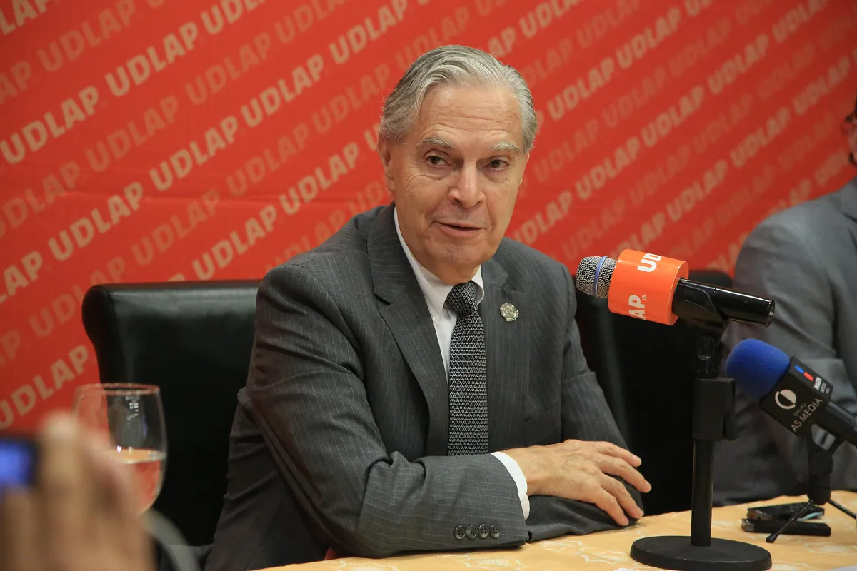 LUIS ERNESTO