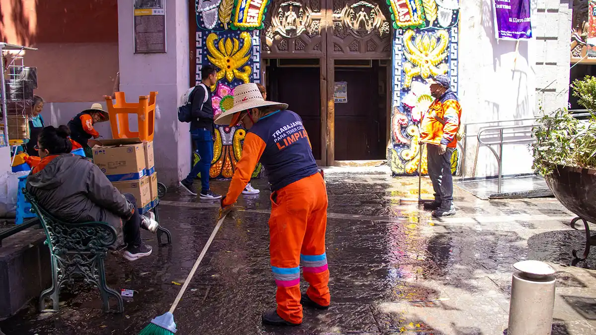 Con-limpieza-se-prepara-Puebla-capital-para-recibir-a-turistas-religiosos