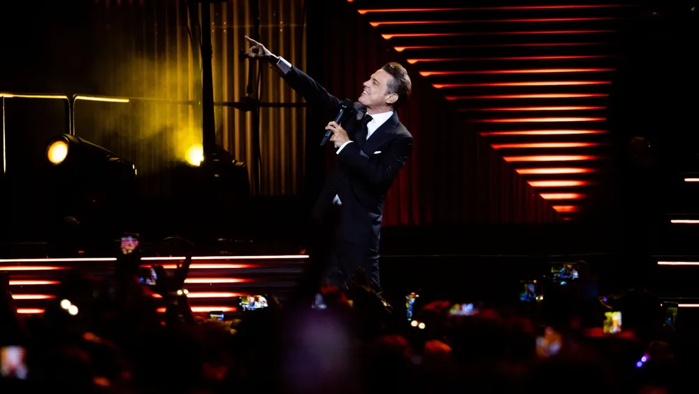 luis-miguel-en-vivo-en-la-gira-de-conciertos-2023%20(1)