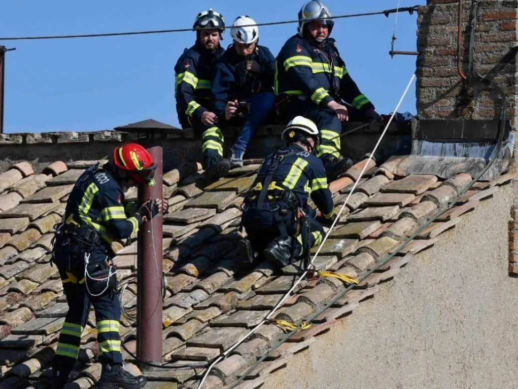 chimenea capilla sixtina
