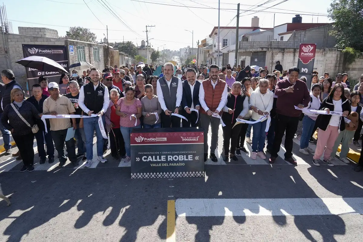 Con-una-inversion-de-mas-de-7-mdp-Pepe-Chedraui-entrega-pavimentacion-de-calle-Roble-2-1