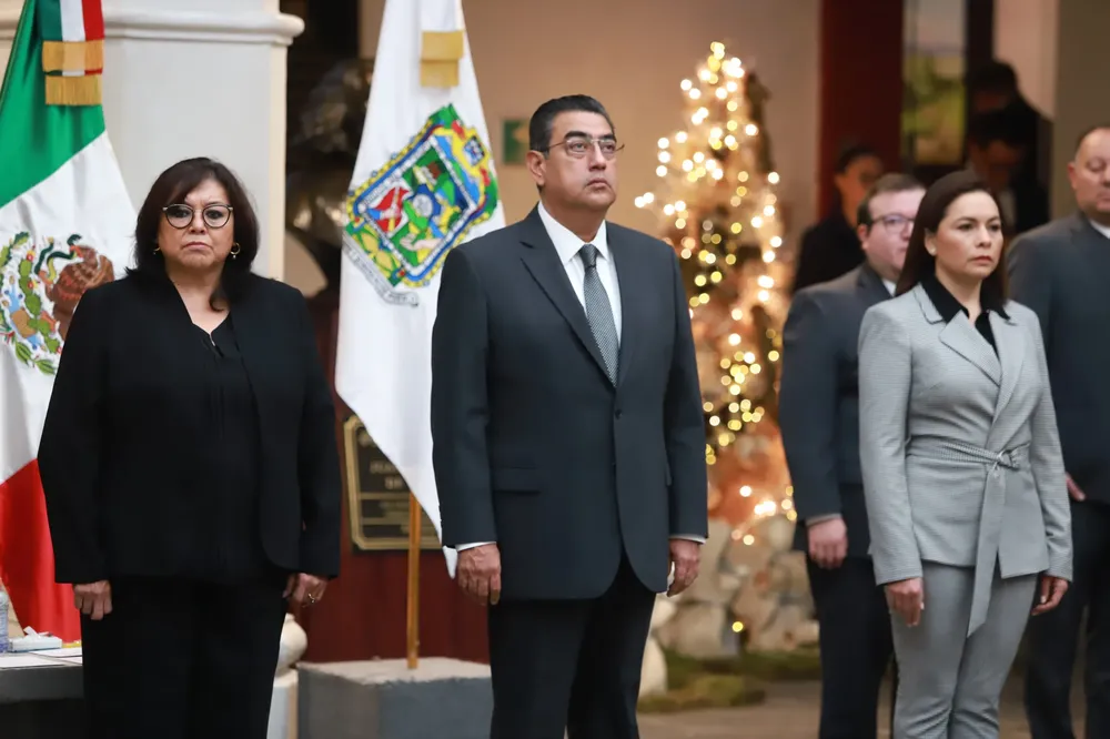 Homenaje_a_exgobernadores_Martha_Erika_Alonso_y_Rafael_Moreno_Valle_6