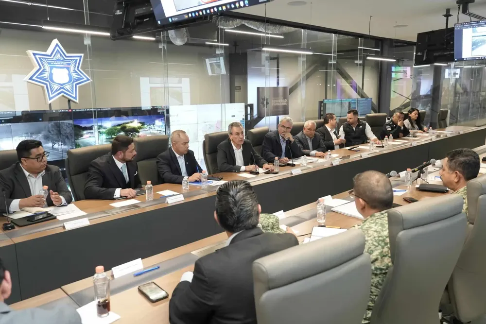 Pepe-Chedraui-encabeza-mesa-de-seguridad-en-ciudad-de-Puebla-1536x1024